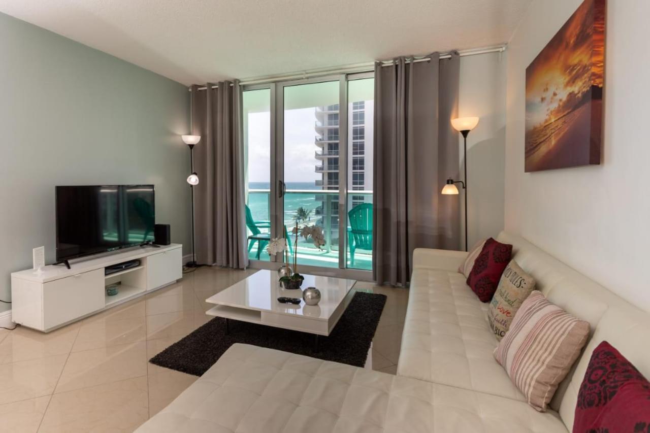 Apartments At Tides Hollywood Exteriör bild