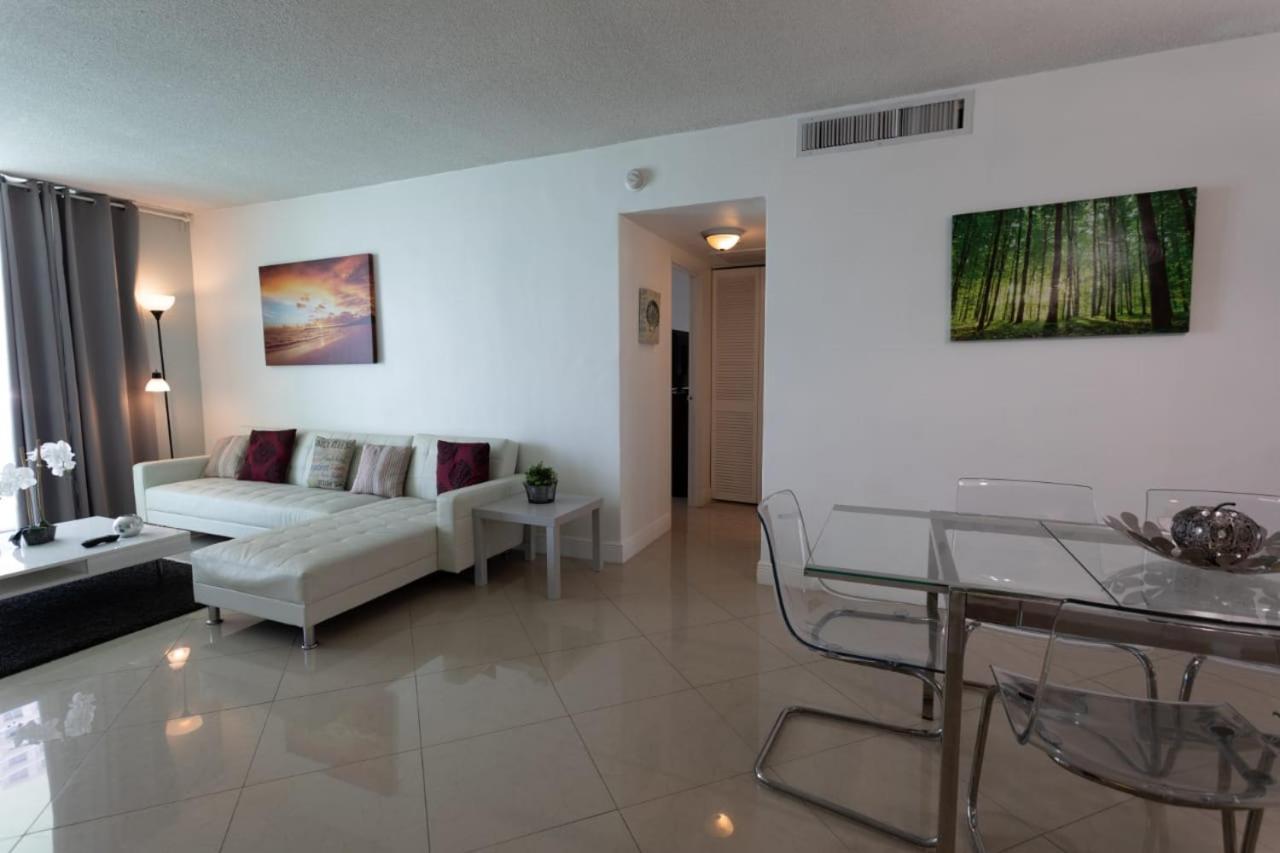 Apartments At Tides Hollywood Exteriör bild