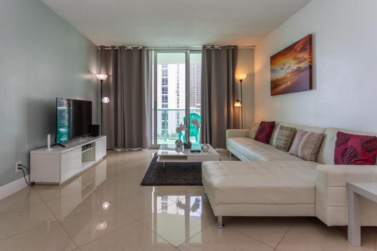 Apartments At Tides Hollywood Exteriör bild
